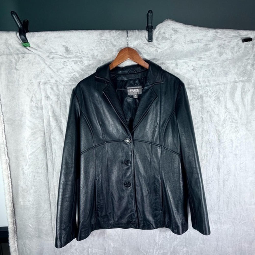 Wilsons Leather Women XL Black Genuine Leather Button Front Jacket coat fitted